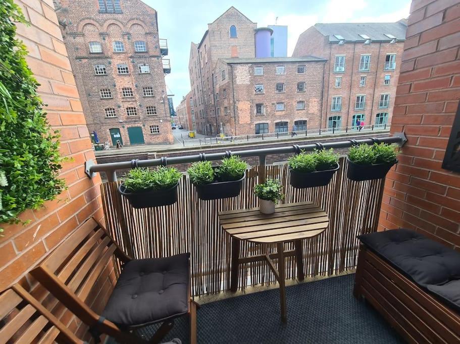 Stylish & Recently Refurbished Chester Apartment - Up To 6 外观 照片